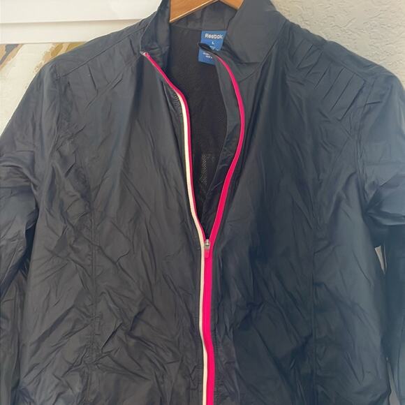 NEW Reebok Nylon Windbreaker Running Jacket Full Zip Black Athleisure Outdoor - Picture 2 of 5
